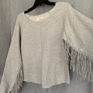 Super soft sweatshirt with fringe